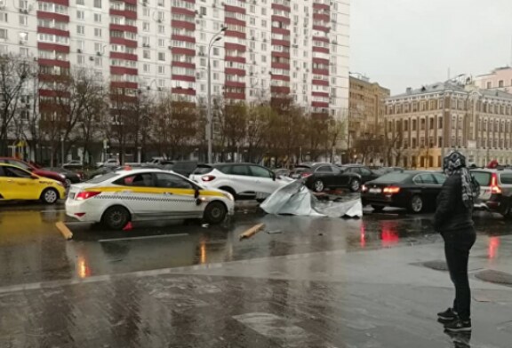 Девочка погибла во время урагана в Москве‍