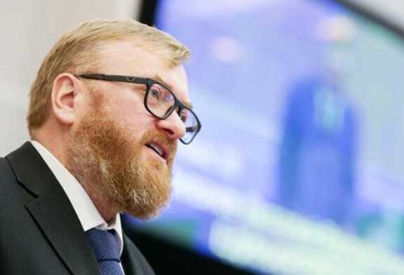 Милонов предложил закрыть все гей-клубы и стриптиз-клубы в России