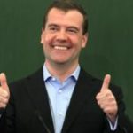«Всегда быть подтянутым и улыбаться». Семь громких цитат Медведева