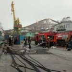 В Петропавловске-Камчатском потушили пожар на судне у пирса