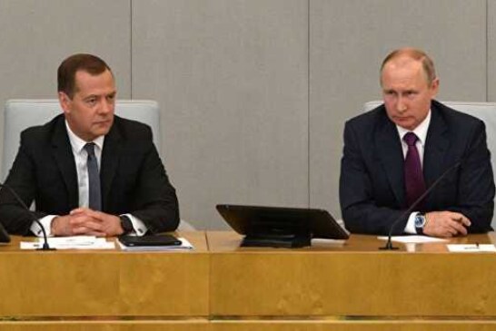 Путин подписал указ о назначении Медведева премьер-министром