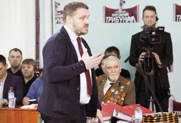 В Донбассе требуют пожизненного заключения для Порошенко