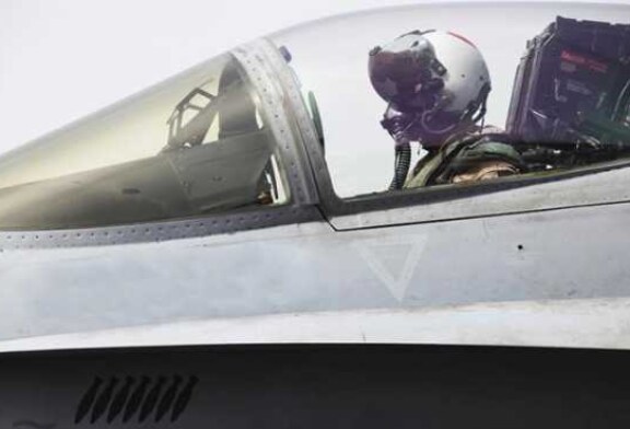 Летчик F-22 Дэйв Скалички: Перехватывать русских — это очень опасно