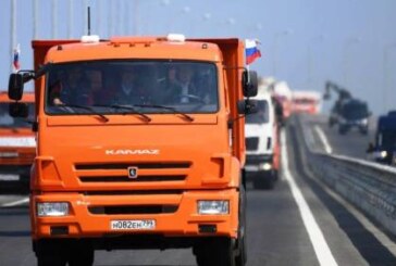 Путин лично испытал Крымский мост за рулем КАМАЗа