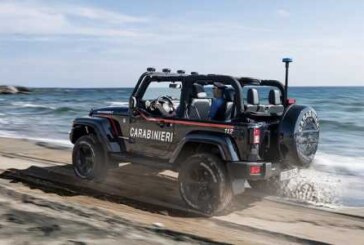 Итальянским карабинерам подарили пляжный Jeep Wrangler