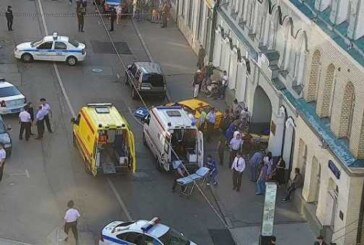 Водитель такси заявил, что наехал на пешеходов в Москве не специально