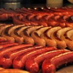 Специалисты рассказали, сколько соли должно быть во вредных продуктах