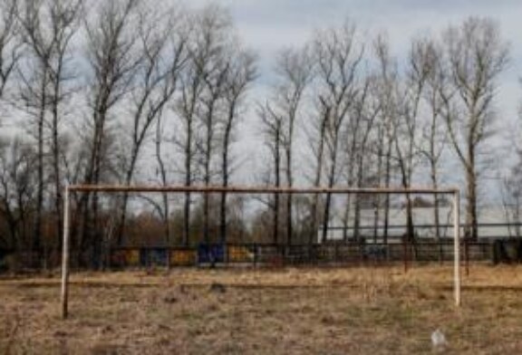Таинственная жизнь футбольных ворот в России — фото