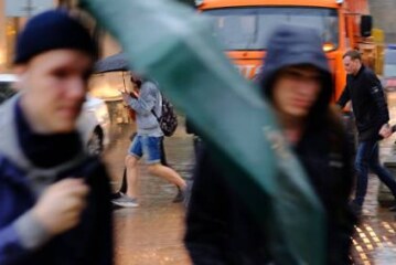 «Желтый» уровень погодной опасности в Москве продлили на воскресенье