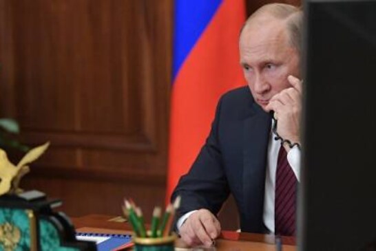 В Кремле рассказали о темах телефонного разговора Путина и Порошенко