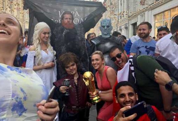 Двойники персонажей «Игры престолов» появились среди болельщиков в Москве