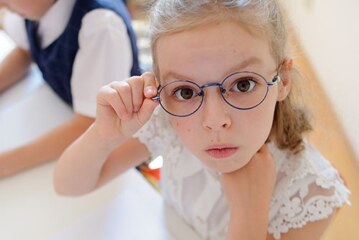 Каждый год обучения усиливает близорукость