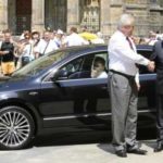 Чешский президент не оплатил парковку и попал в скандал