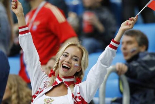 По просьбе FIFA на ЧМ будут меньше показывать привлекательных болельщиц