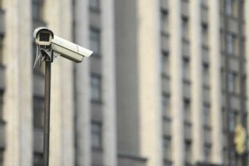 В Москве предложили убрать заборы и видеокамеры