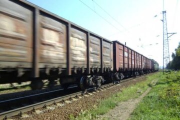 В Татрстане цементовоз протаранил поезд. Водитель выпрыгнул и остался жив