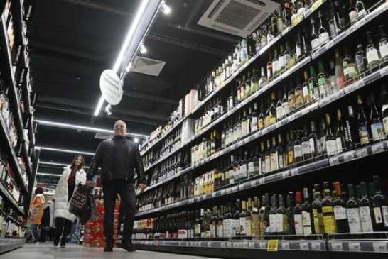 Ученые рассказали о возможности алкоголя защищать от слабоумия