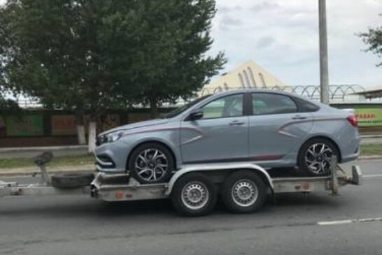 Папарацци поймали Lada Vesta Sport во время буксировки