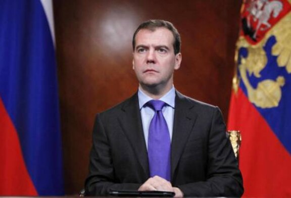 Медведев пообещал разобраться с фальшивым техосмотром
