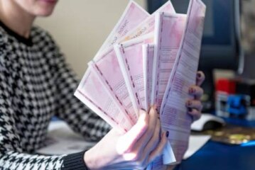 Полис ОСАГО пока не подорожает: реформу тарифов снова отложили