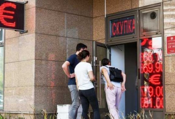 Тайная бухгалтерия Кремля: Обвалить рубль дважды