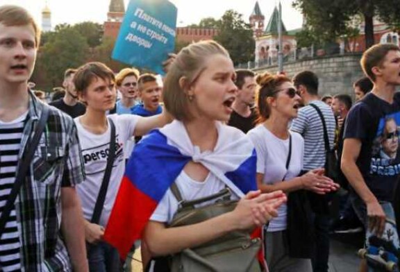 Молодежь протестует: После пенсионного грабежа работать не будем
