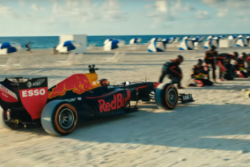 Гонщик Red Bull Racing пересек всю Америку на болиде «Формулы-1» (видео)