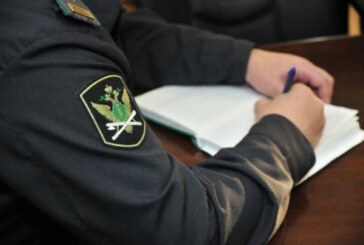 Приставы будут сами списывать штрафы ГИБДД с вашей банковской карты