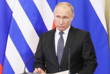 Путин назвал нонсенсом обвинения Греции в адрес российских дипломатов