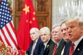 Трамп согласился не поднимать пошлины на товары из Китая с 1 января