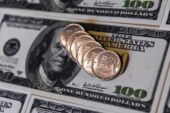 Рубль подложил россиянам большую свинью под елку