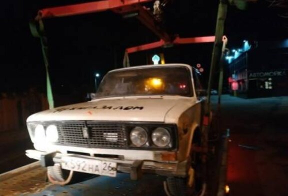 «Франкенштейн 2106» из Ставрополя: по городу гоняет «шестерка» задом наперед (видео)