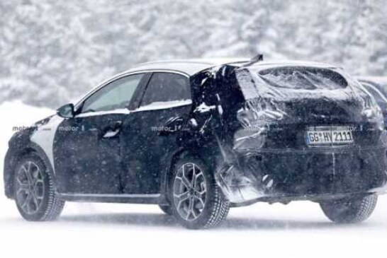 KIA отомстит VW T-Roc новым кроссовером Xceed
