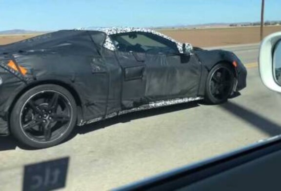 Мокрые тесты Chevrolet Corvette: в сеть просочились снимки восьмого поколения суперкара