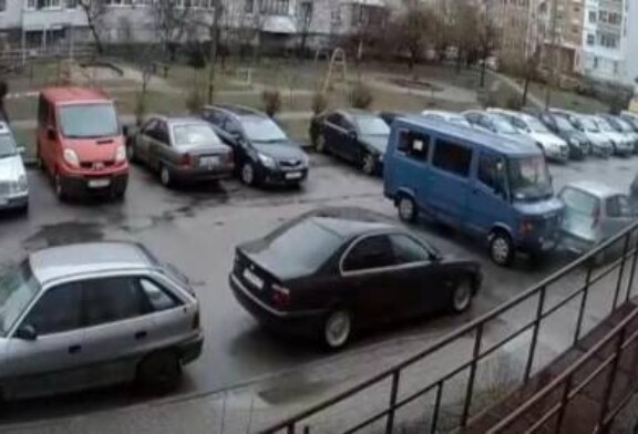 В Калининграде зафиксировали восстание машин: фургон тронулся с места и сгорел