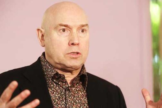 Актер Виктор Сухоруков получил травму во время спектакля