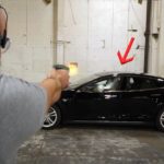 Знаменитый сокрушитель смартфонов расстрелял в упор бронированную Tesla (видео)