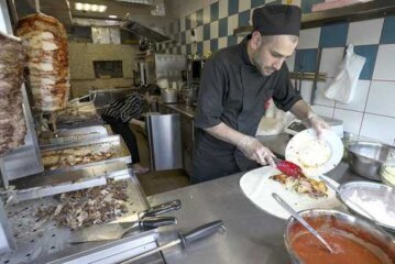 Зеленский отнес запах шаурмы к перечню отличительных особенностей Киева