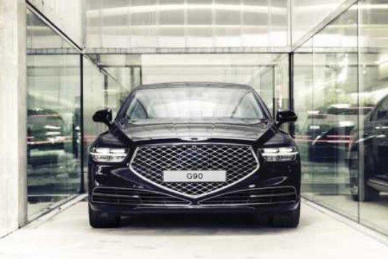 Genesis привез в Россию обновленный седан G90