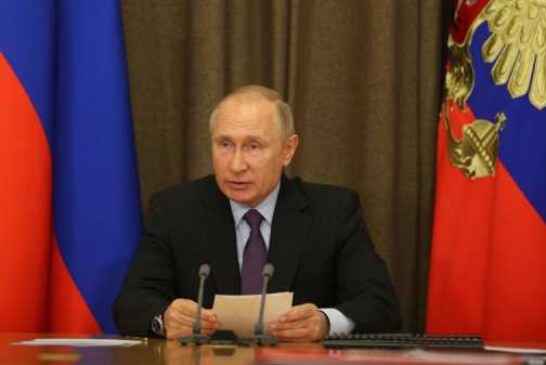Путин уволил двух связанных с делом Голунова генералов