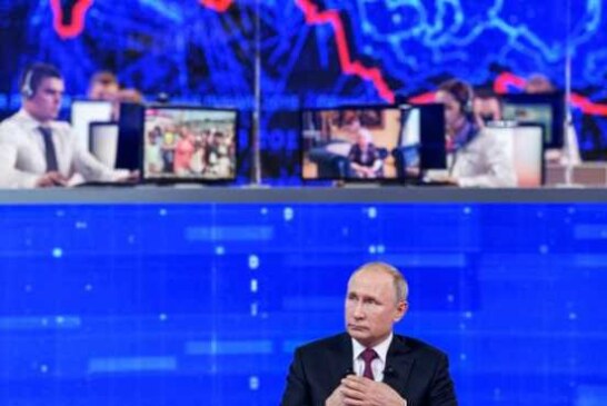 Запад о прямой линии Путина: Народ о пенсионной реформе, а им про спасение китов