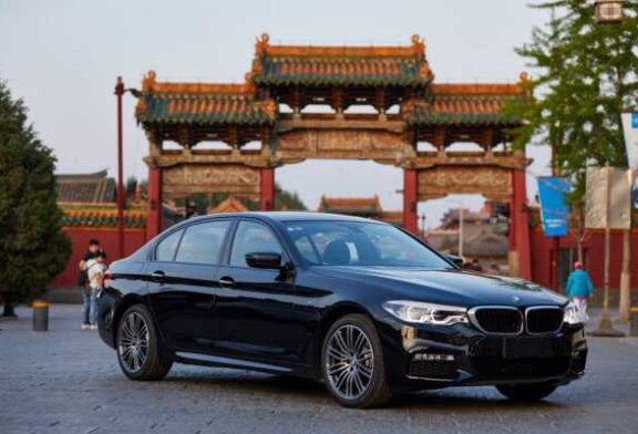 Китаец воровал кур, чтобы заправить свой BMW за 290 тысяч долларов