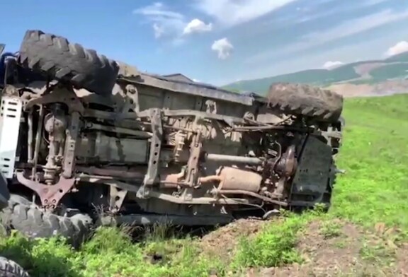 Очевидцы сняли шокирующее падение джипа с сопки во Владивостоке (видео)