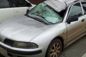 Старый Mitsubishi спас девушку от падения с 16 этажа