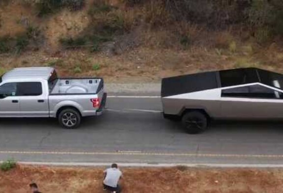 Tesla Cybertruck привязали канатом к Ford F-150 и устроили бессердечное соревнование (видео)