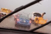 Toyota тестирует умные дворники, которые следят за вами