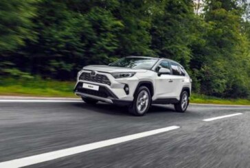 В России начали продавать абсолютно новый Toyota RAV4