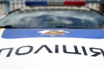 Возле украинского придорожного кафе погибли два дальнобойщика