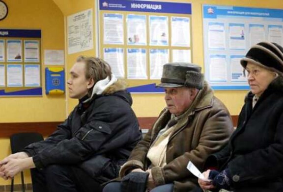 Пенсионеры дождались подарков от Мишустина — два пирожка с повидлом