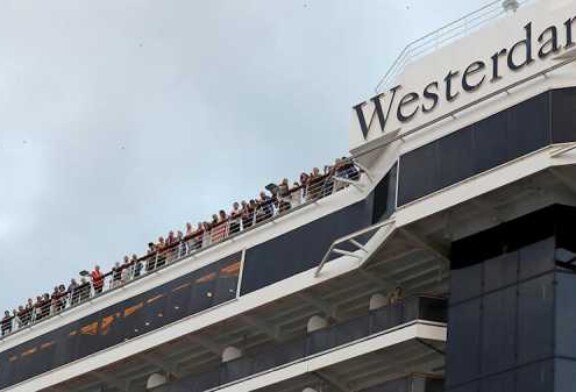 Трое россиян с лайнера Westerdam вылетели в Санкт-Петербург